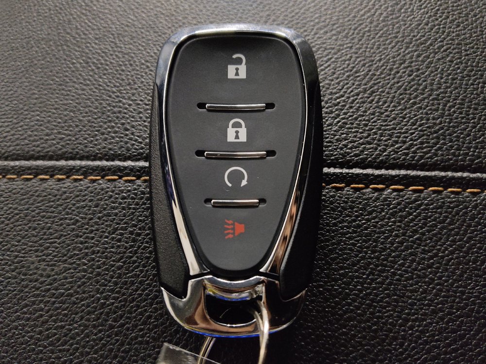 Used 2021 Chevrolet Traverse LS FWD image 32