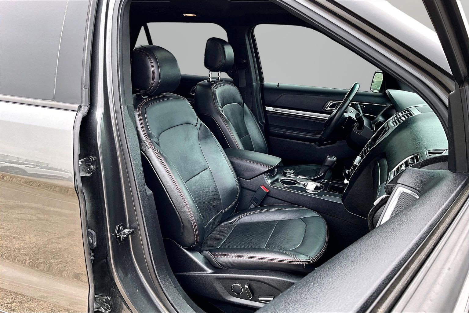 Used 2017 Ford Explorer Sport w/ Equipment Group 401A image 7