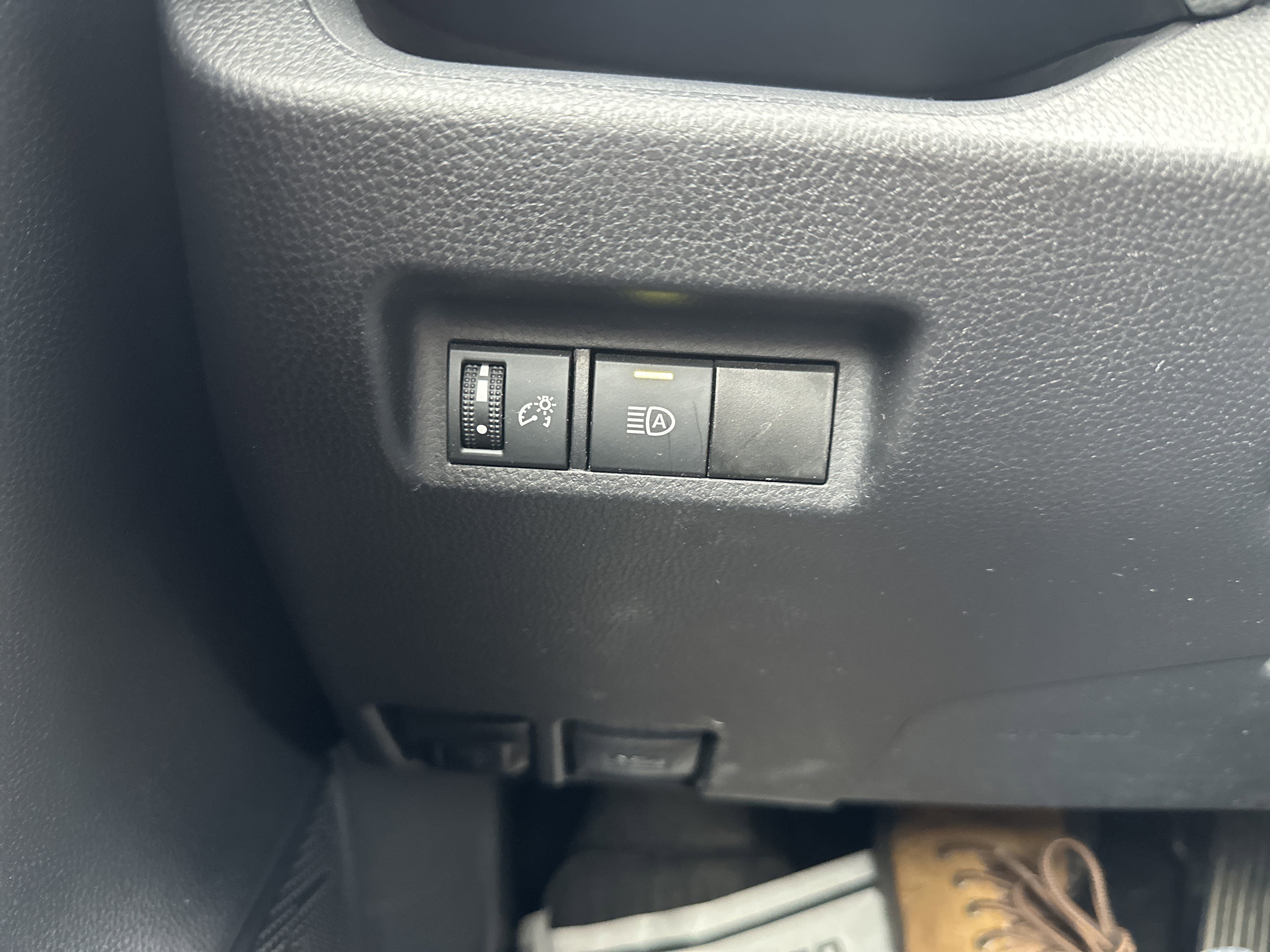 Used 2021 Toyota RAV4 XLE image 28