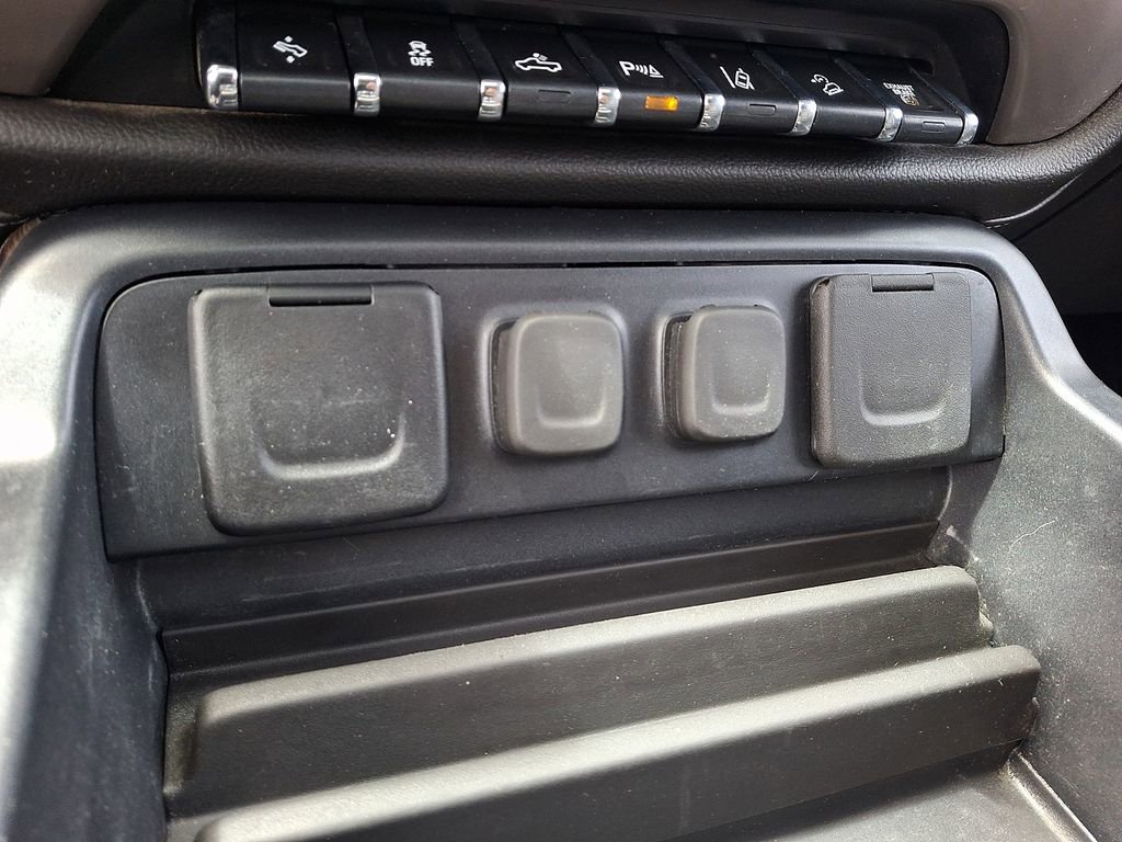 Used 2019 GMC Sierra 2500 Denali w/ Duramax Plus Package AWD/4WD image 27