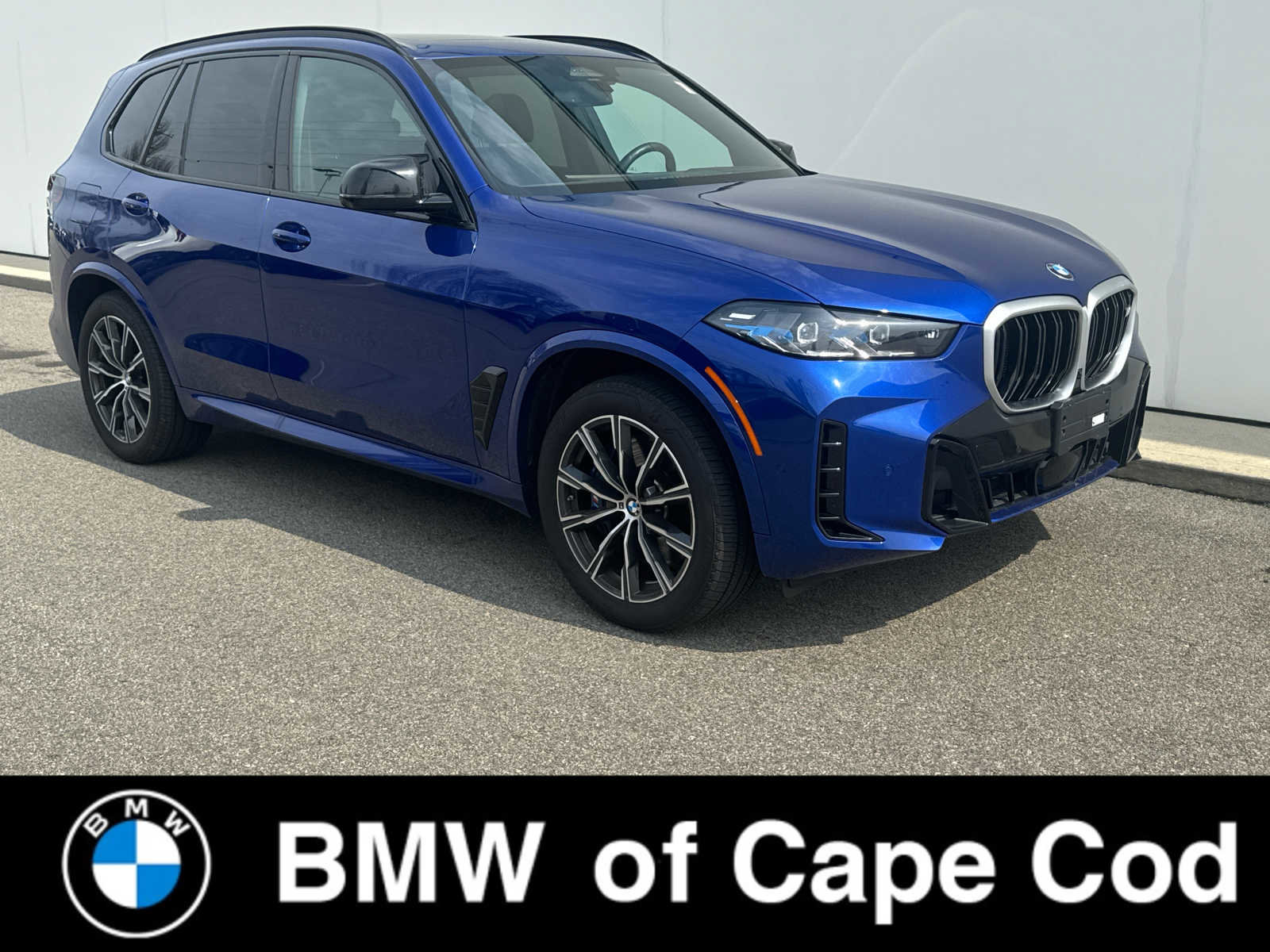Used 2026 BMW X5 M60i image 1