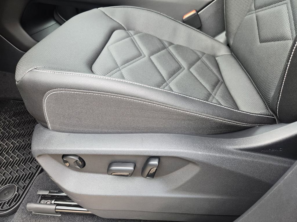 New 2026 Volkswagen Atlas SE image 19