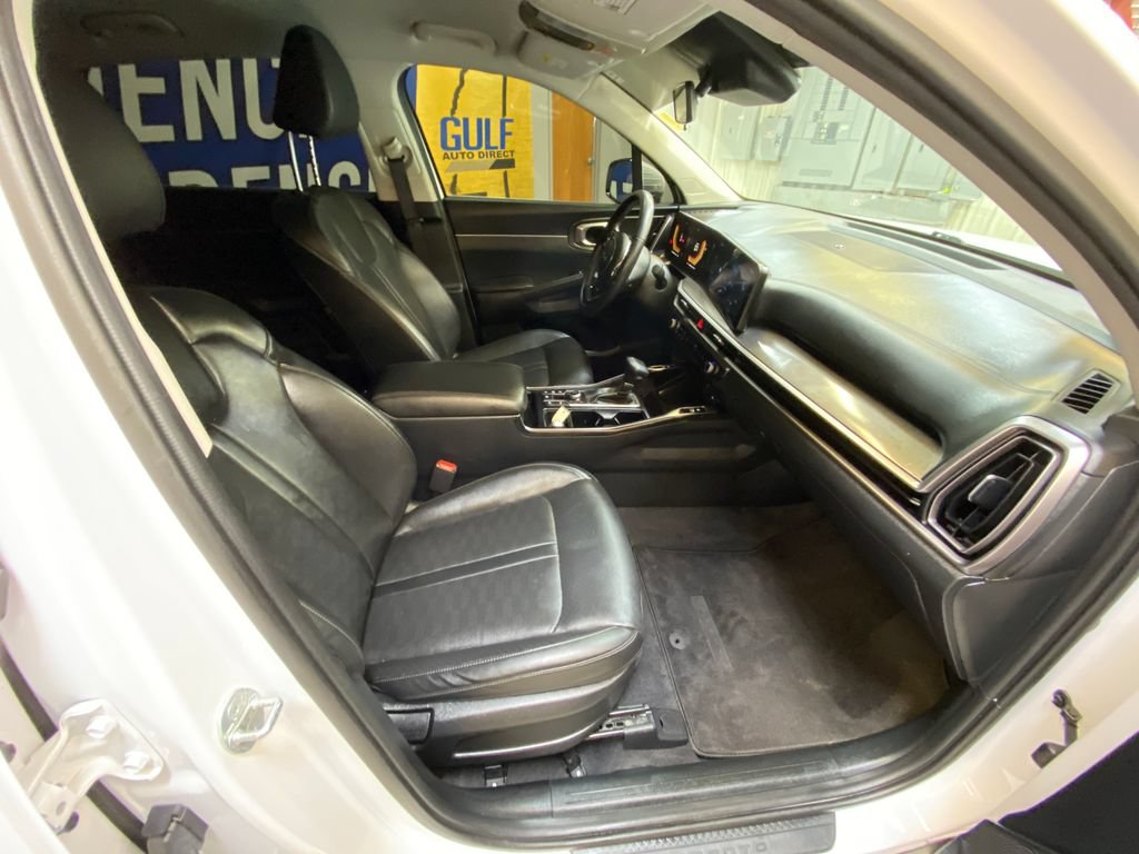 Used 2025 Kia Sorento S AWD/4WD image 26