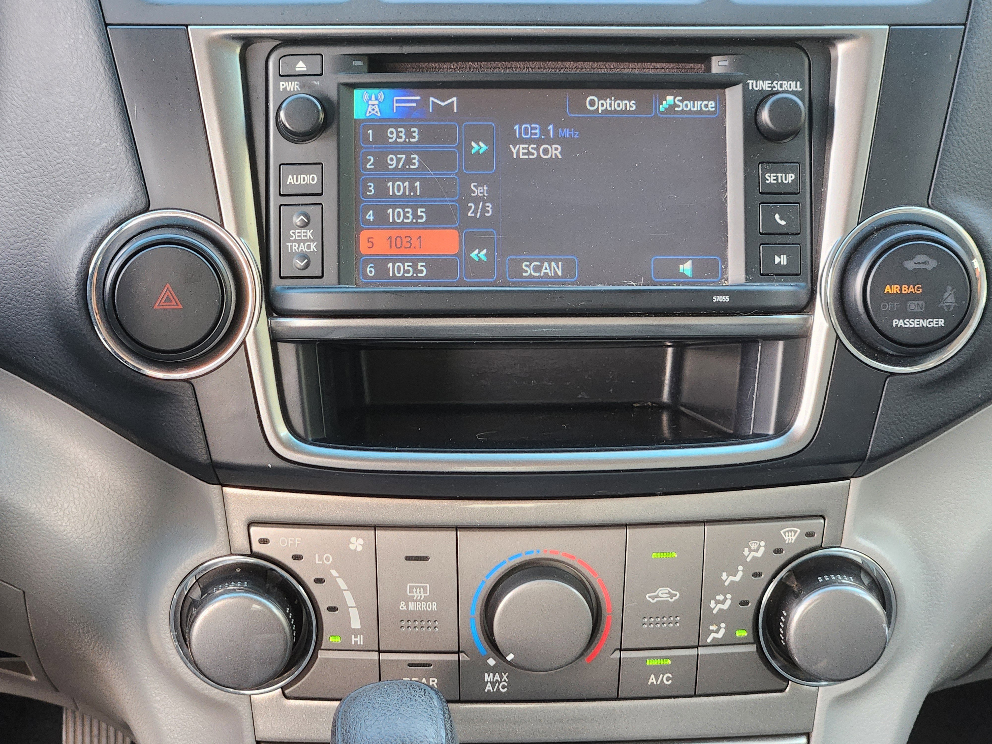 Used 2013 Toyota Highlander Plus image 24