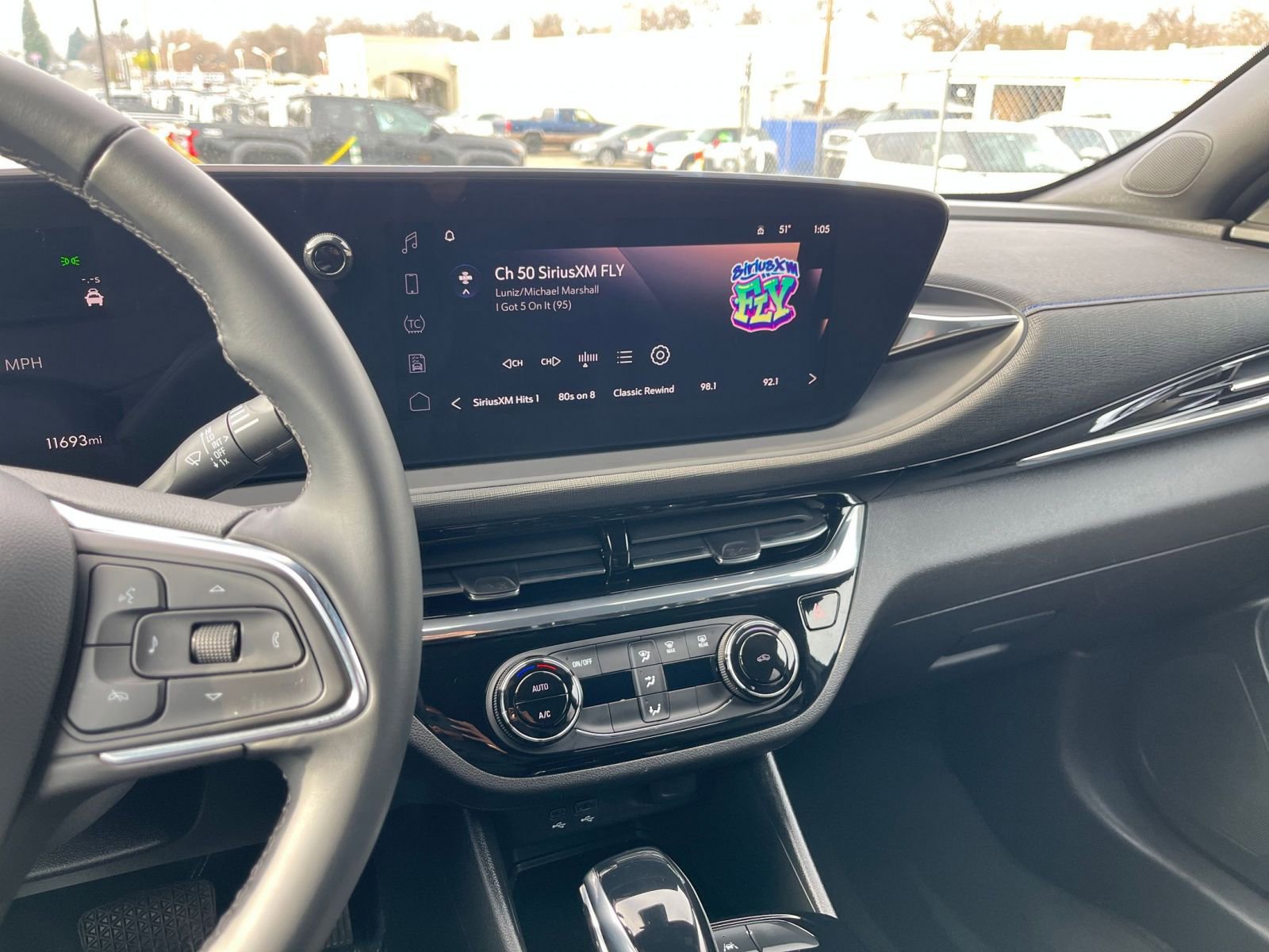 Used 2025 Buick Envista Sport Touring image 18