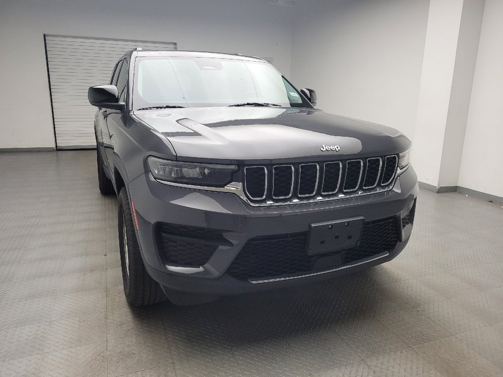 Used 2023 Jeep Grand Cherokee Laredo AWD/4WD image 14