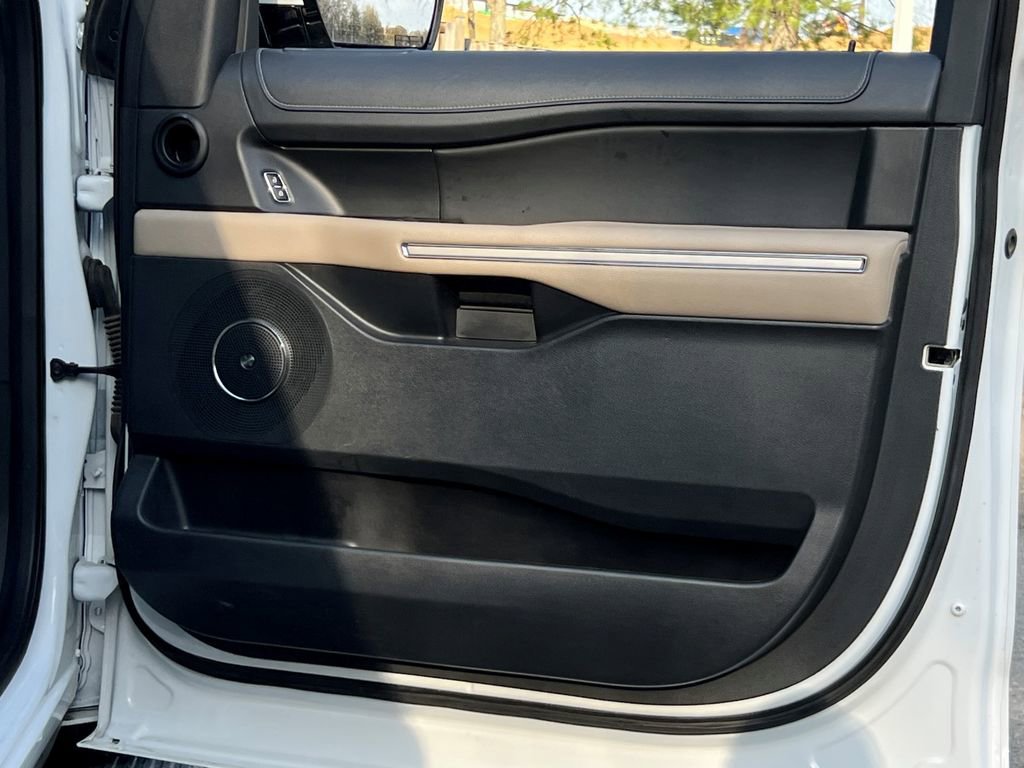 Used 2024 Ford Expedition Max Limited image 13