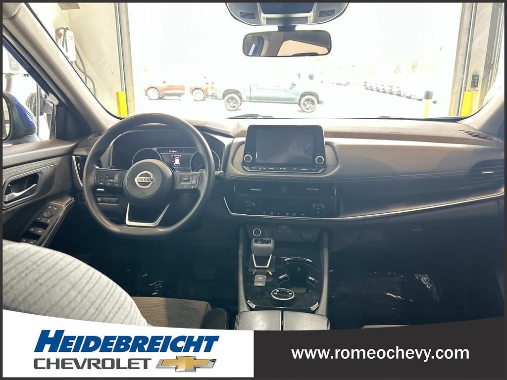Used 2021 Nissan Rogue SV AWD/4WD image 16