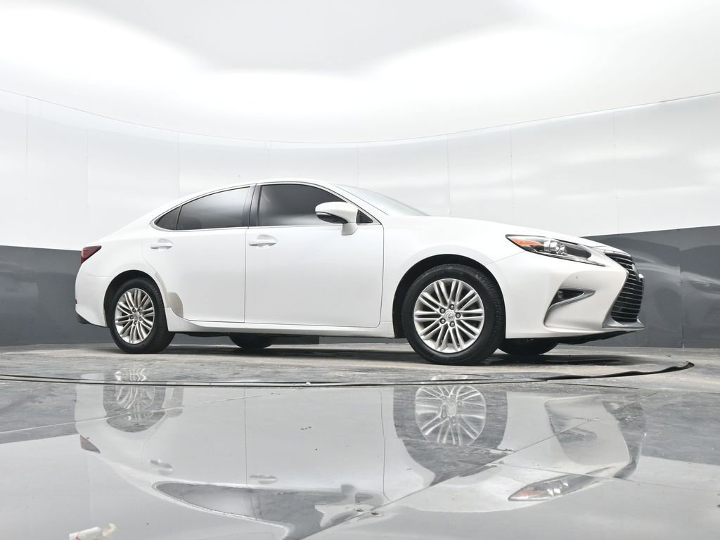Used 2016 Lexus ES 350 w/ Premium Package w/Wood Trim image 32
