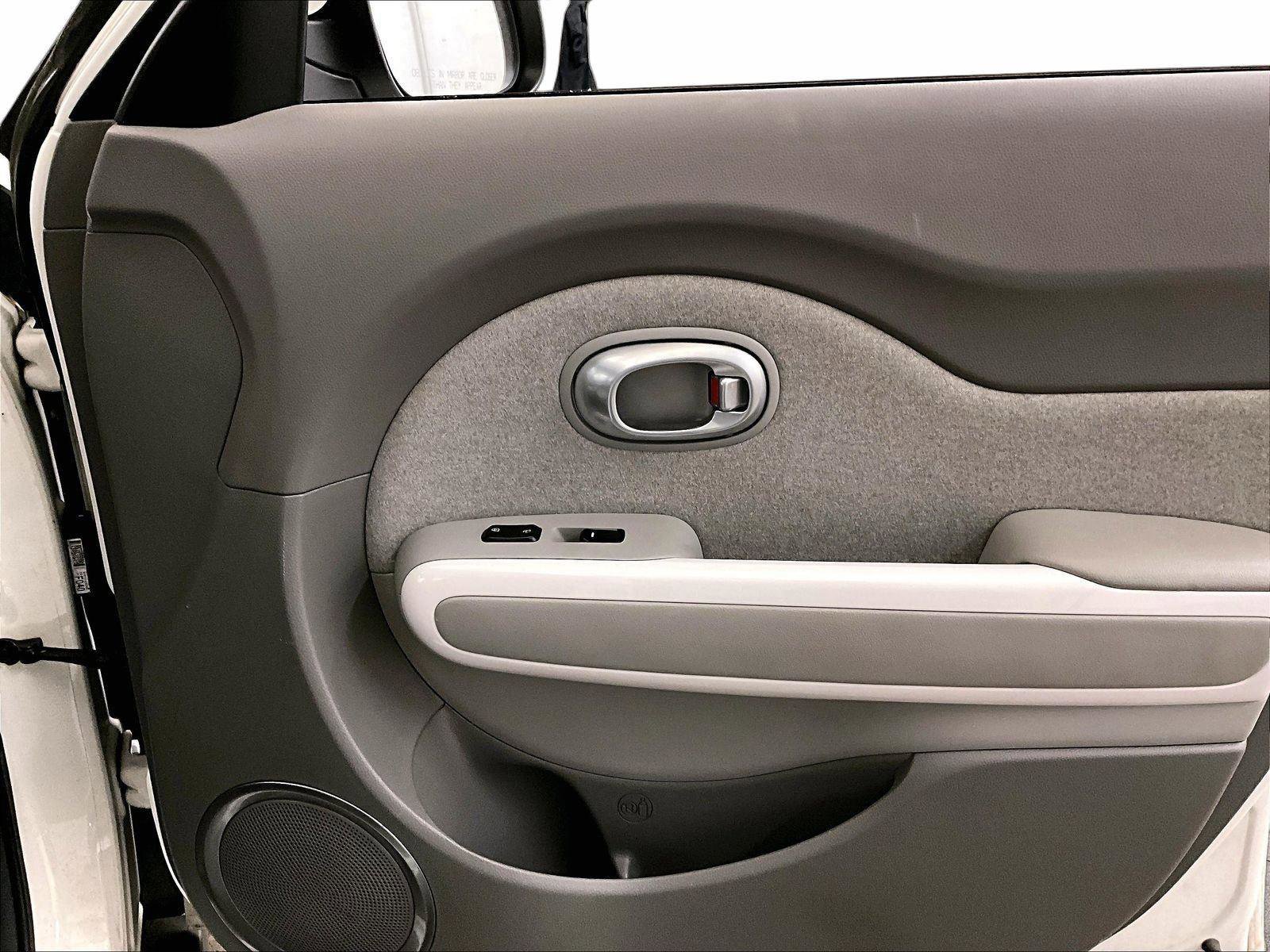 Used 2016 Kia Soul EV FWD image 24