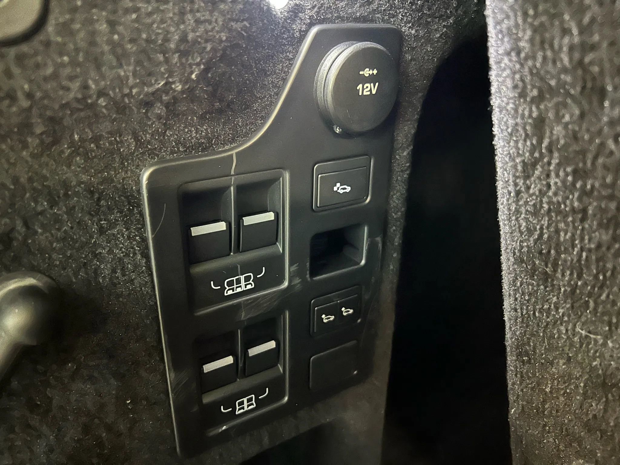 Used 2017 Land Rover Discovery First Edition image 44