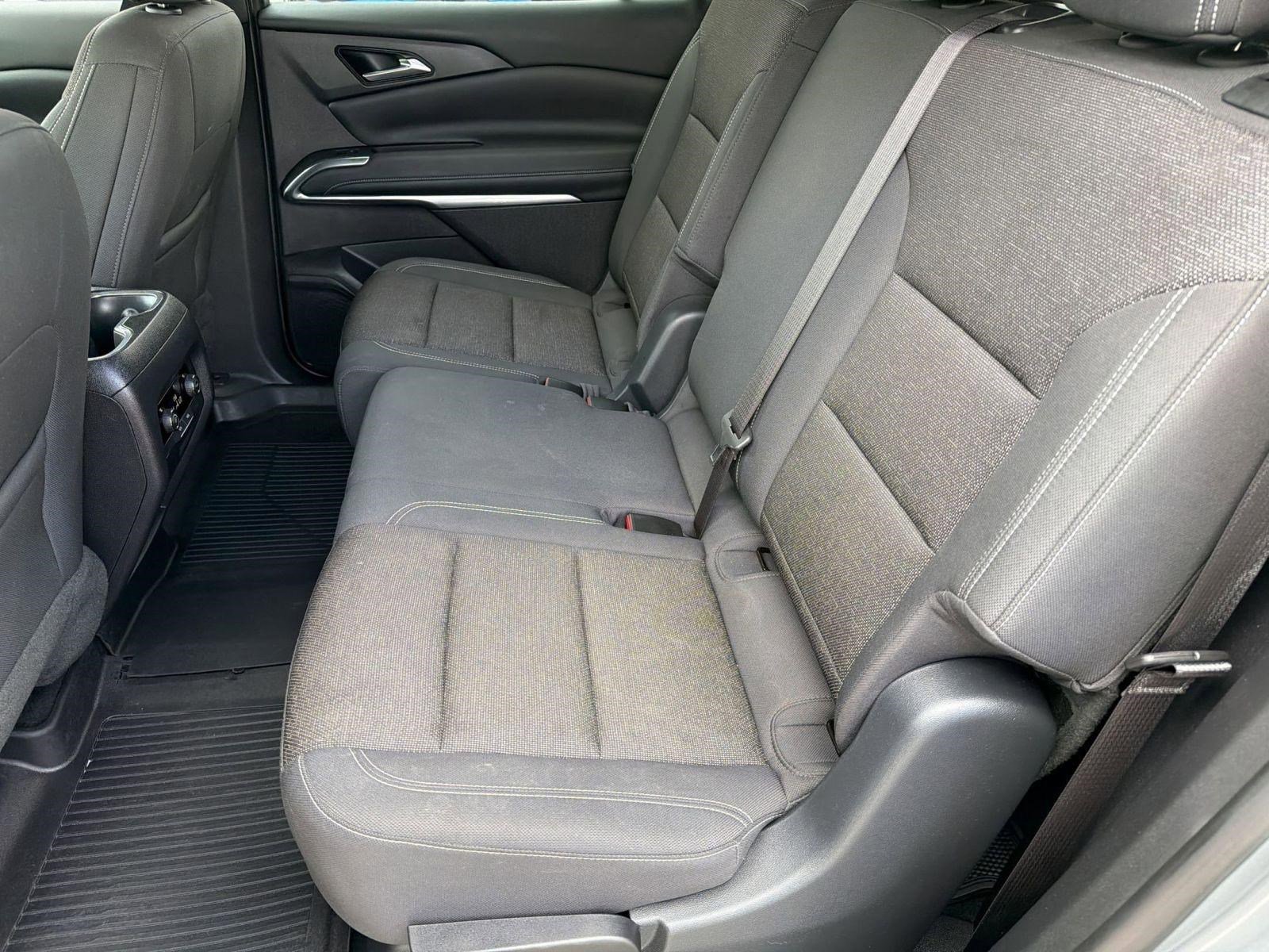 Used 2024 Chevrolet Traverse LS FWD image 14