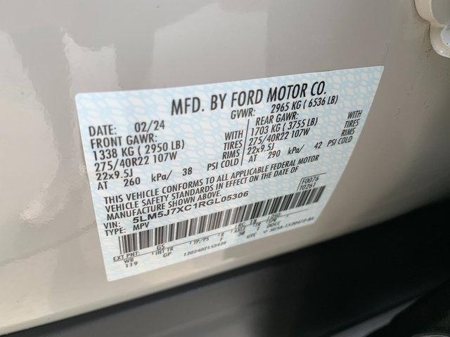 Certified 2024 Lincoln Aviator Reserve w/ Equipment Group 201A AWD/4WD image 28