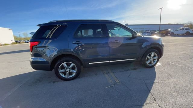 Used 2017 Ford Explorer XLT w/ Equipment Group 202A AWD/4WD image 10