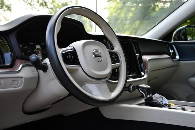 Used 2019 Volvo S60 T5 Momentum w/ Multimedia Package FWD image 13