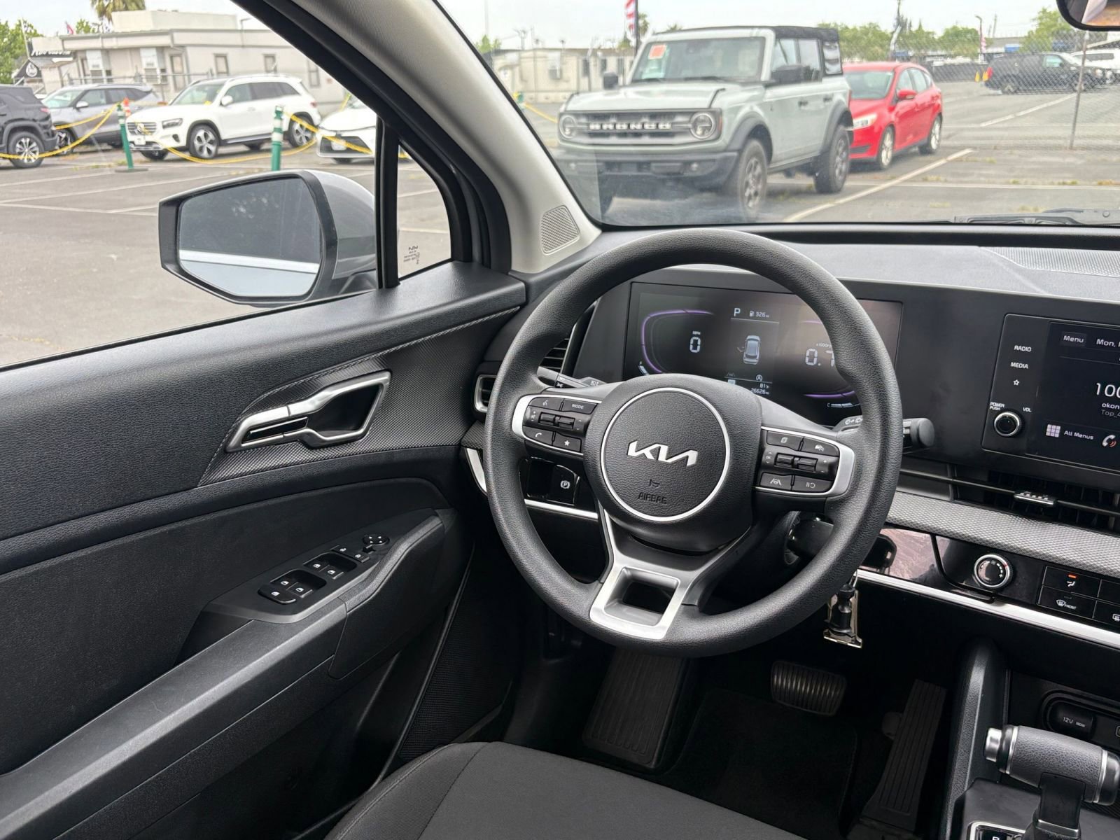 Used 2025 Kia Sportage LX image 33