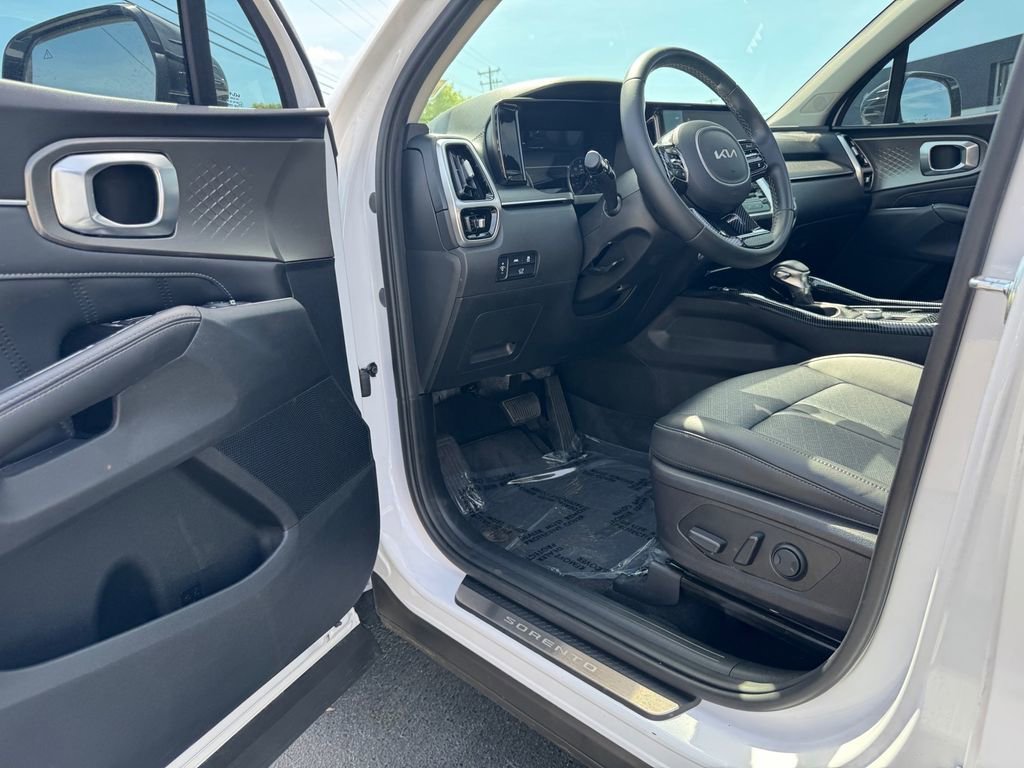 Certified 2022 Kia Sorento SX image 15