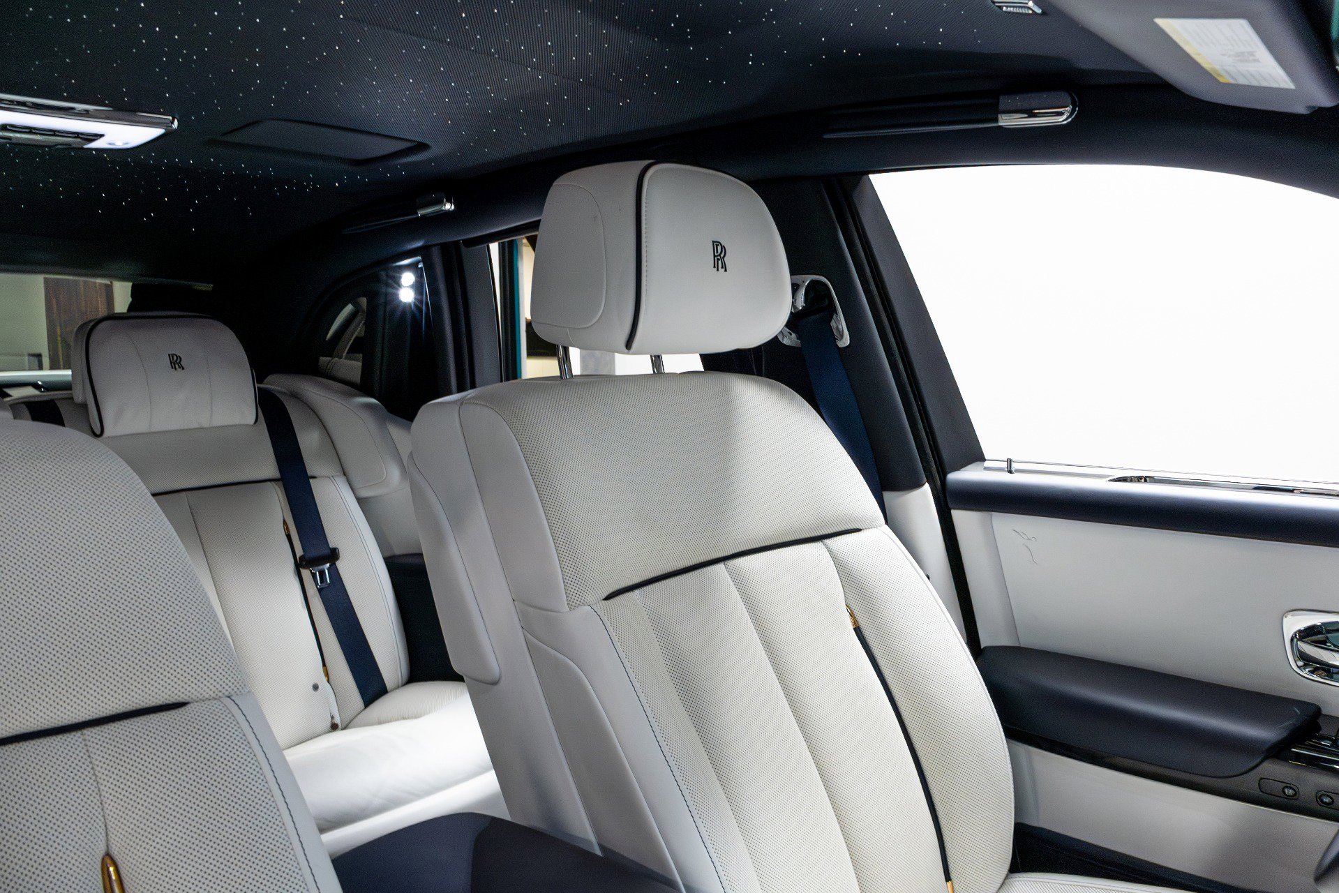 Used 2021 Rolls-Royce Phantom Sedan RWD image 27