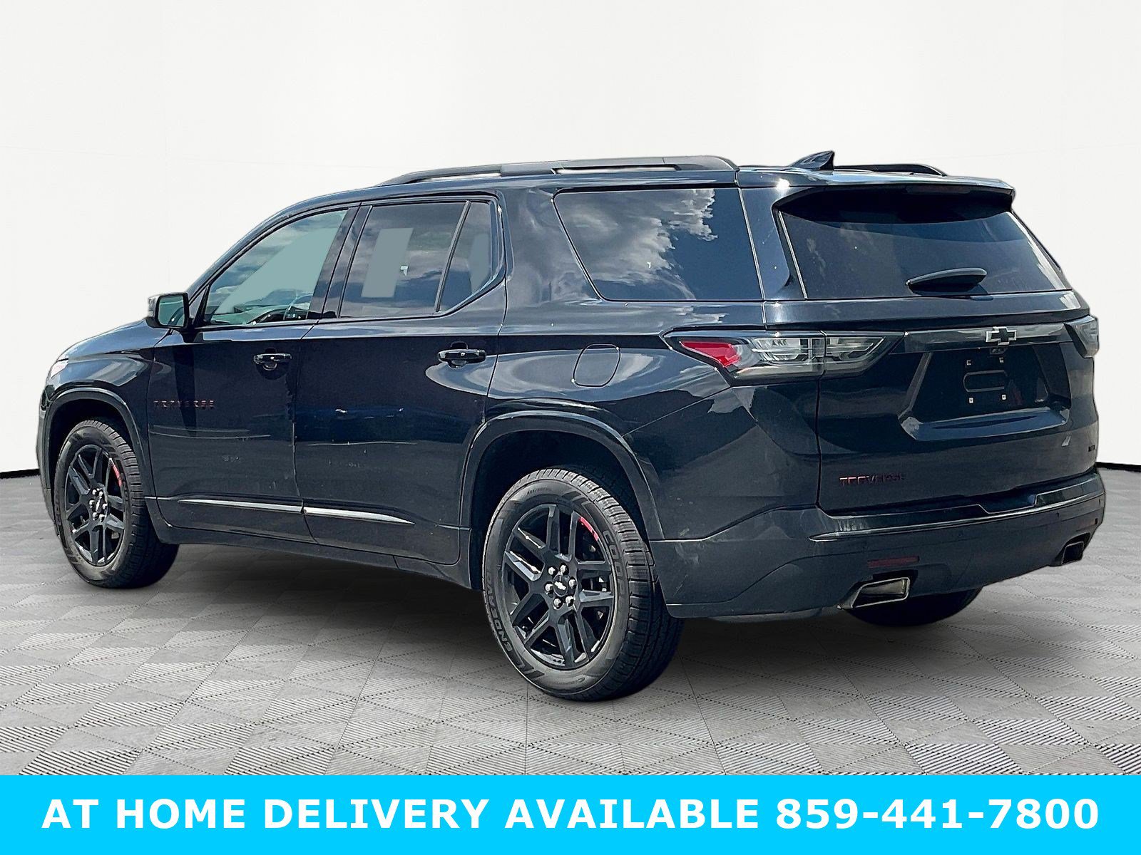 Used 2021 Chevrolet Traverse Premier w/ Redline Edition AWD/4WD image 4
