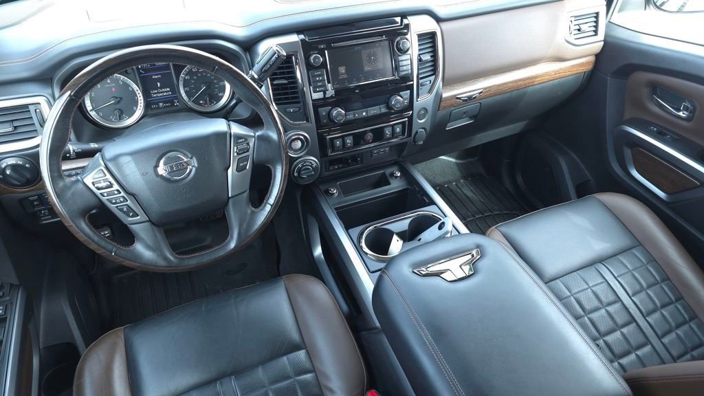 Used 2019 Nissan Titan Platinum Reserve image 27