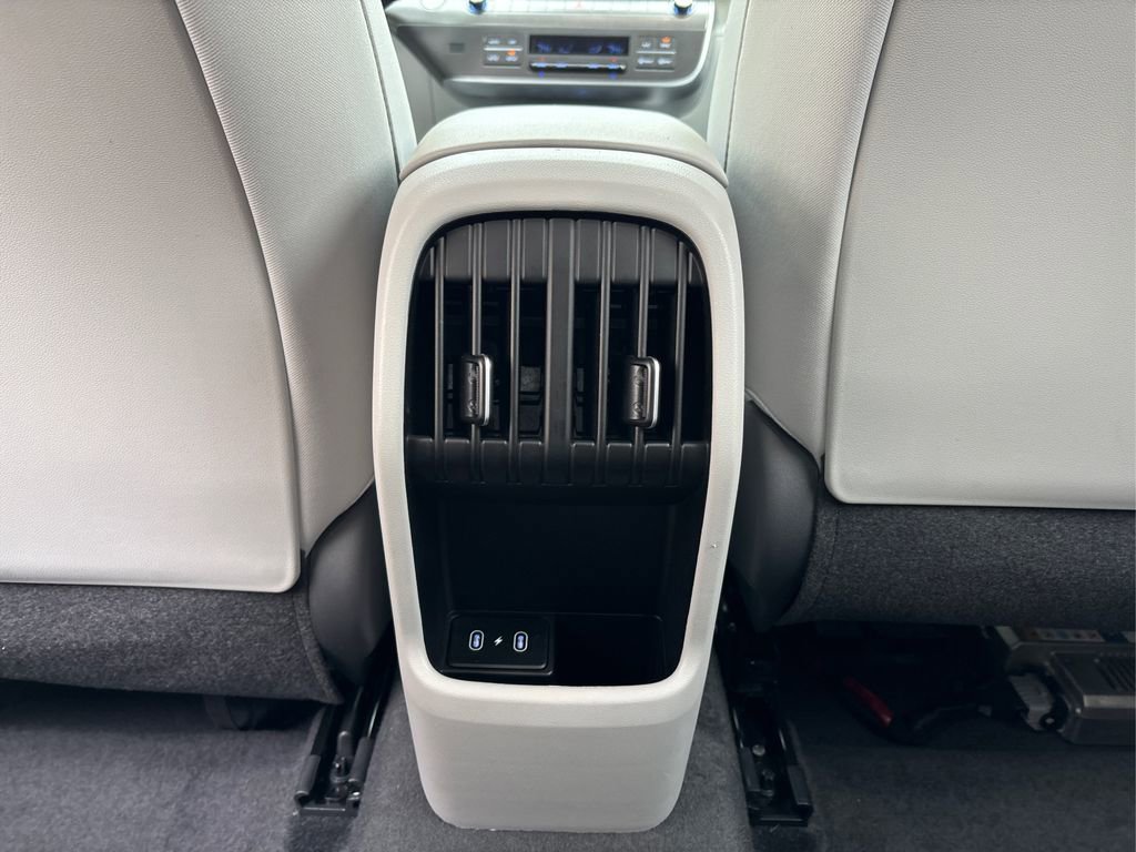 Used 2024 Hyundai Kona SEL w/ Convenience Package image 31