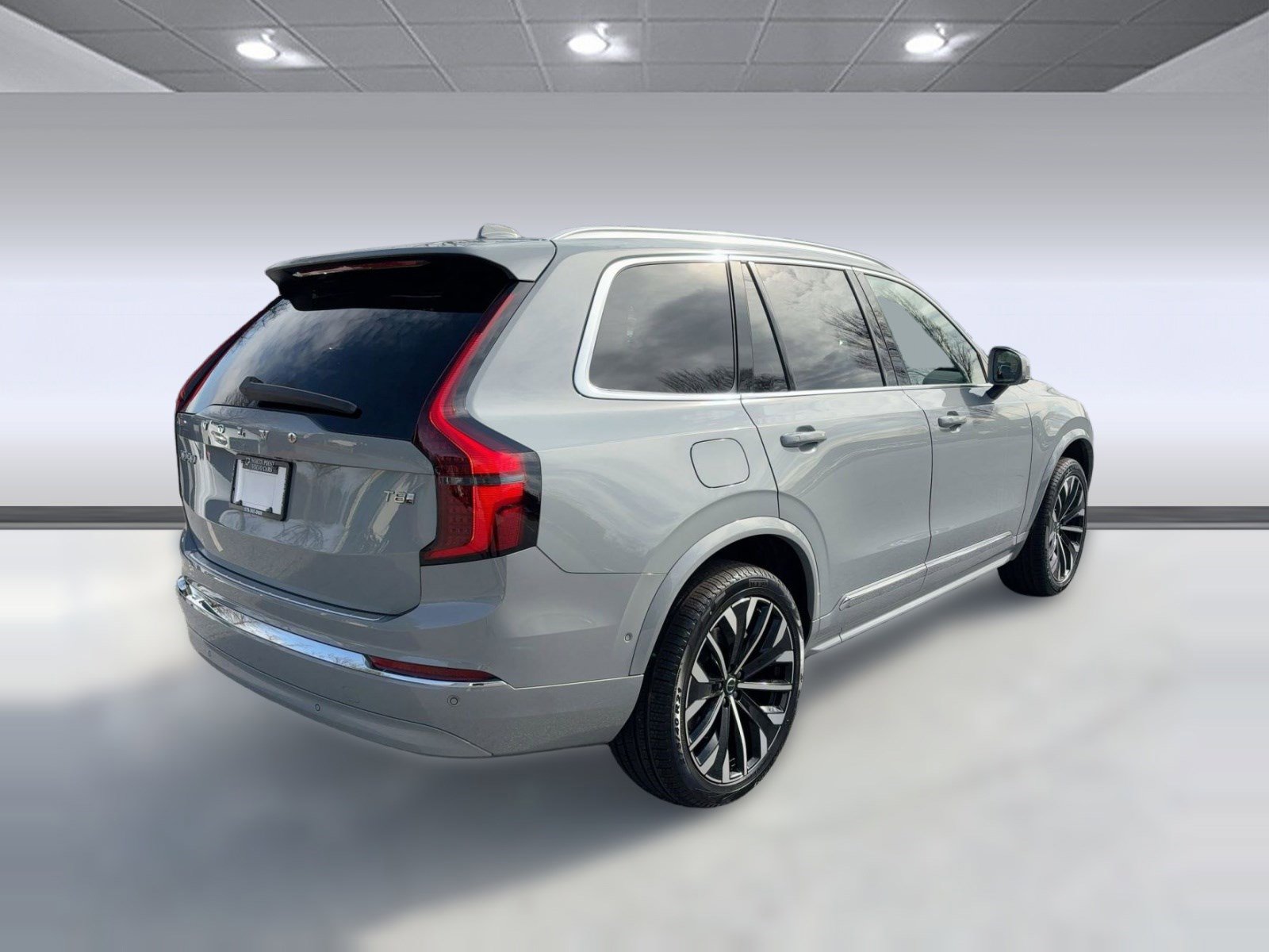 New 2026 Volvo XC90 T8 Plus w/ Protection Package Premier image 9