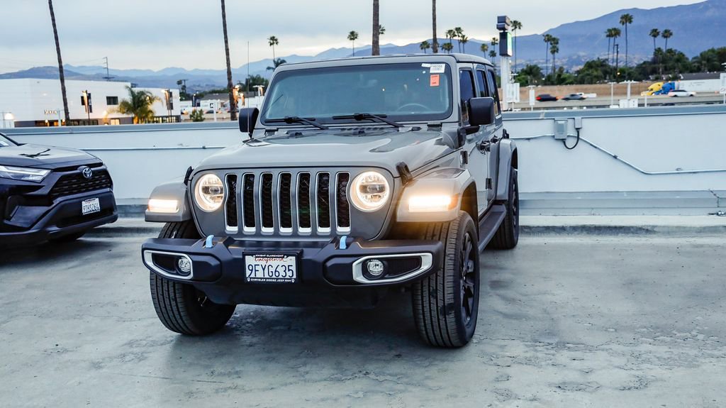 Used 2023 Jeep Wrangler Unlimited Sahara w/ Cold Weather Group AWD/4WD image 4
