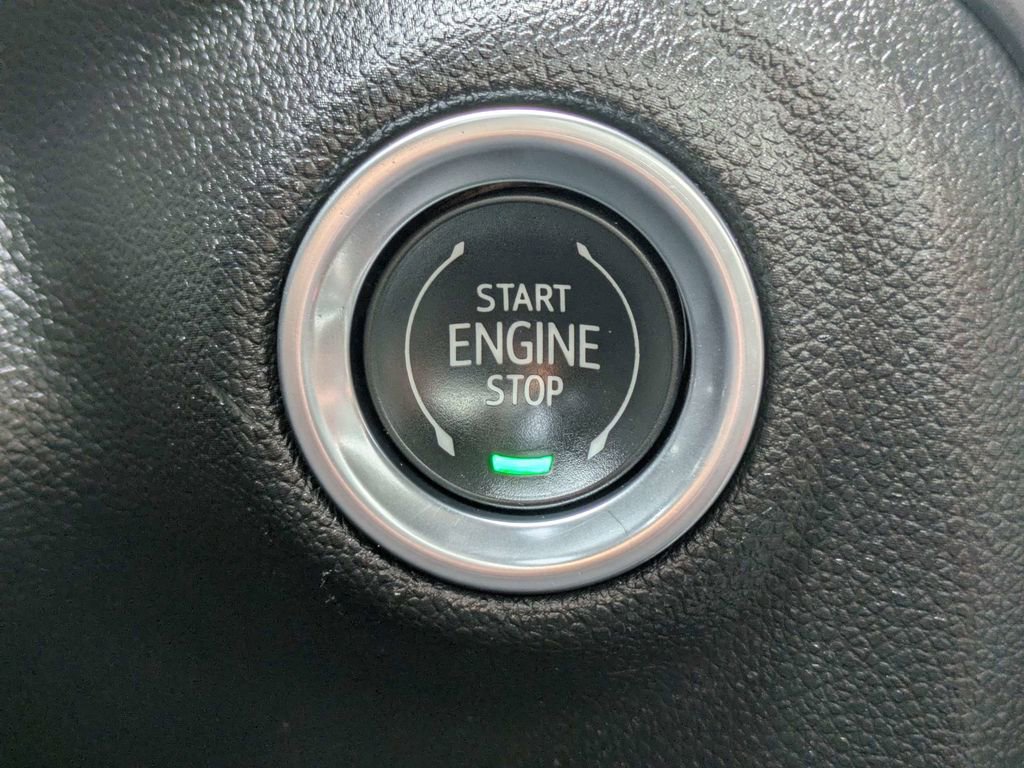 Used 2022 Chevrolet Silverado 1500 RST AWD/4WD image 31