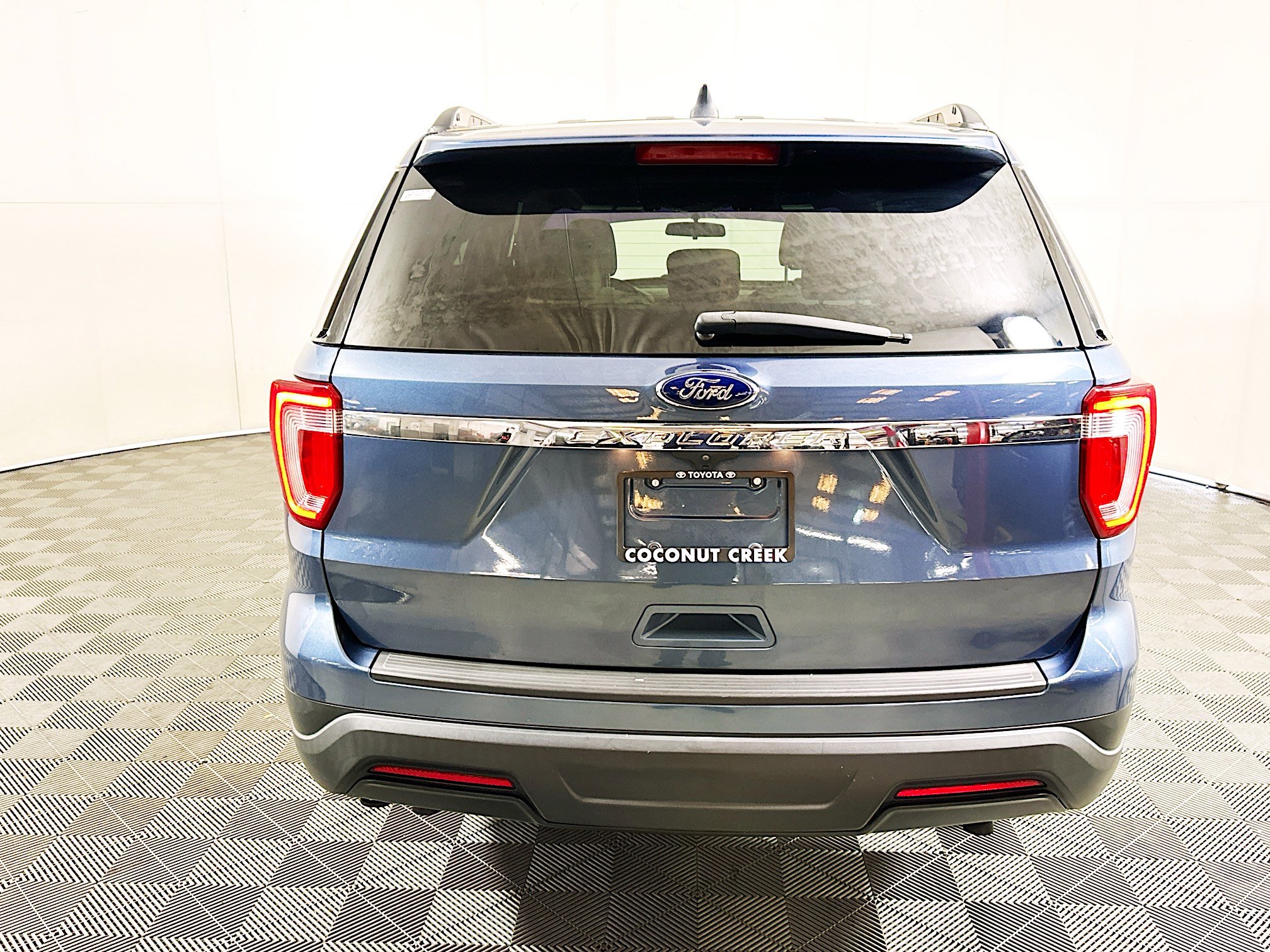 Used 2019 Ford Explorer FWD image 4