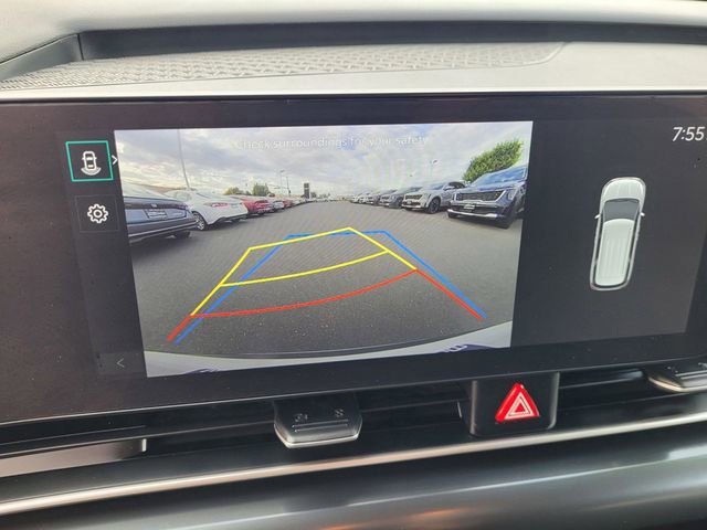 Used 2025 Kia Carnival LX FWD image 13
