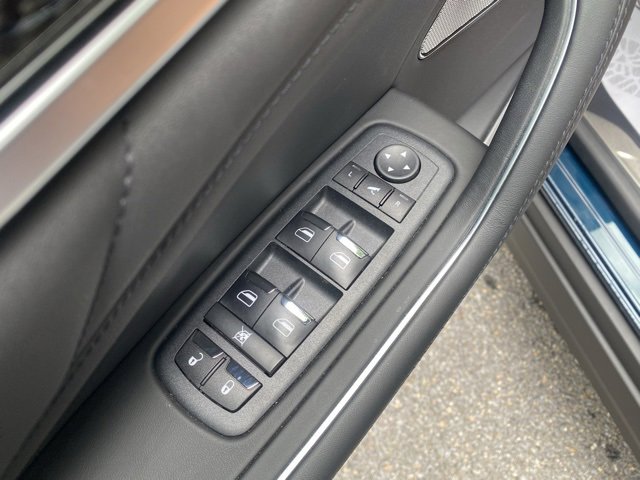 New 2024 Maserati Levante Trofeo image 17