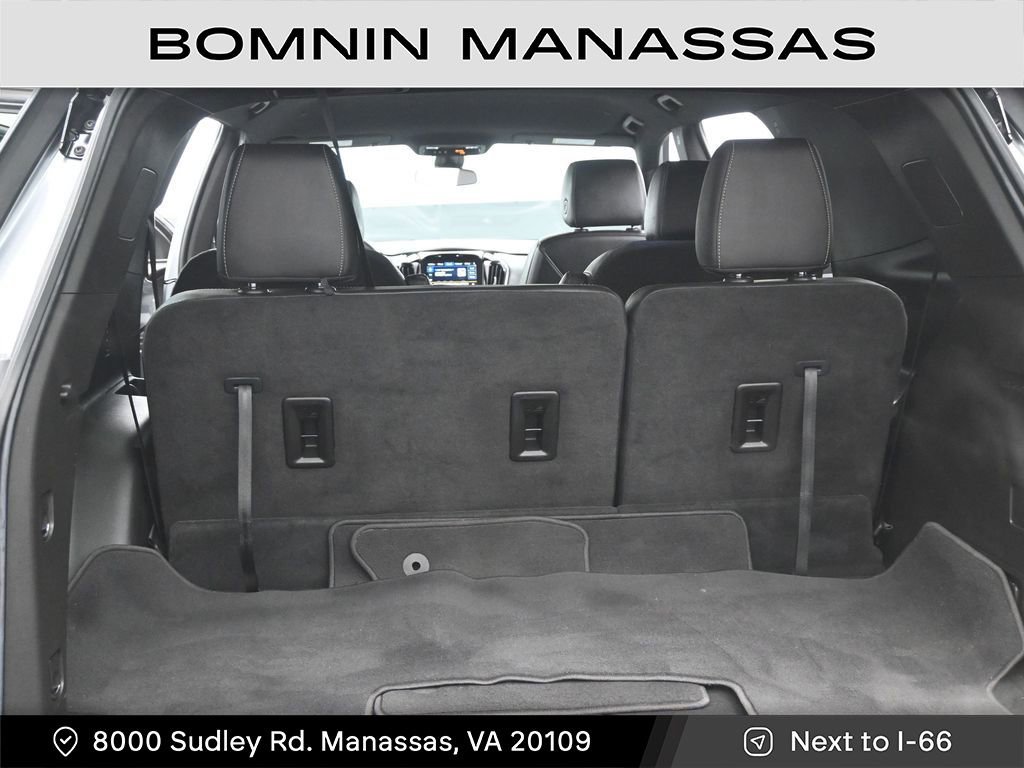 Used 2023 Chevrolet Traverse LT image 11