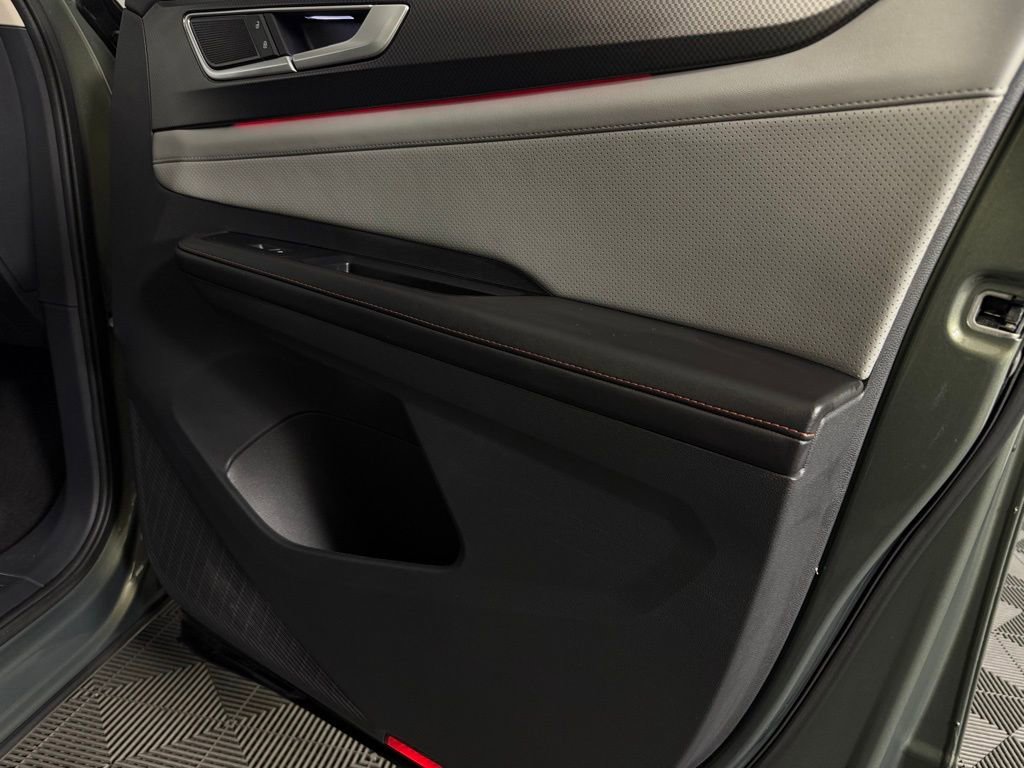 Used 2024 Volkswagen Atlas Peak Edition SE AWD/4WD image 33