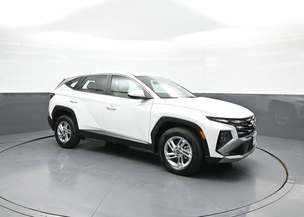 Certified 2025 Hyundai Tucson SE AWD/4WD image 4