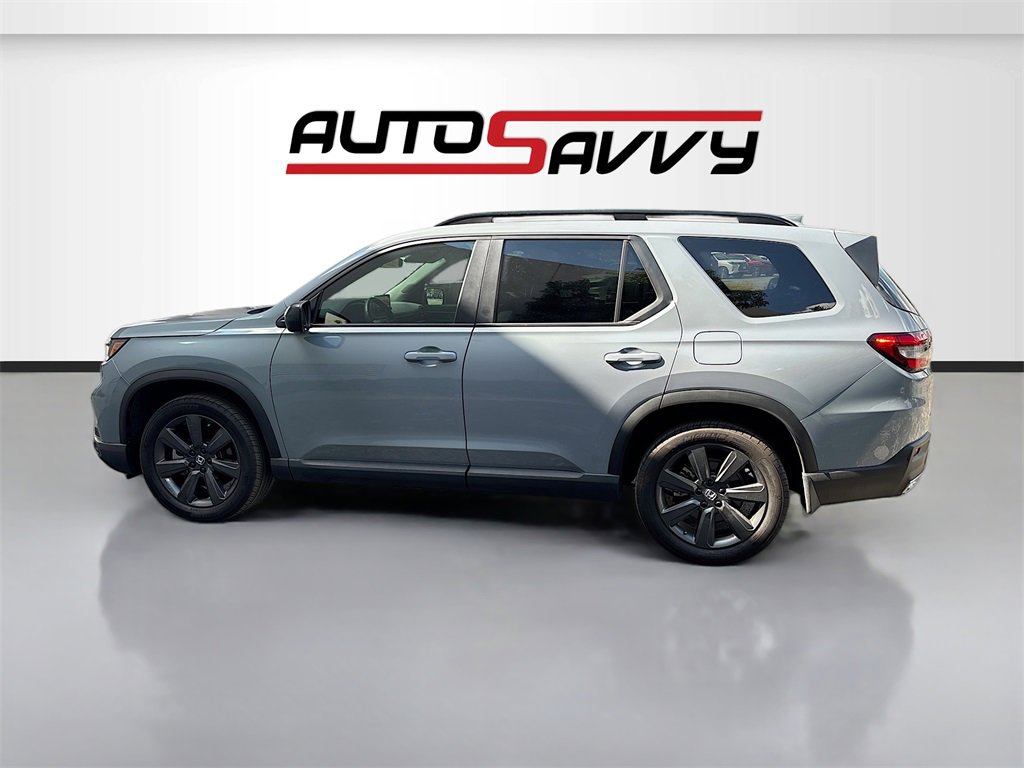 Used 2024 Honda Pilot Sport image 4