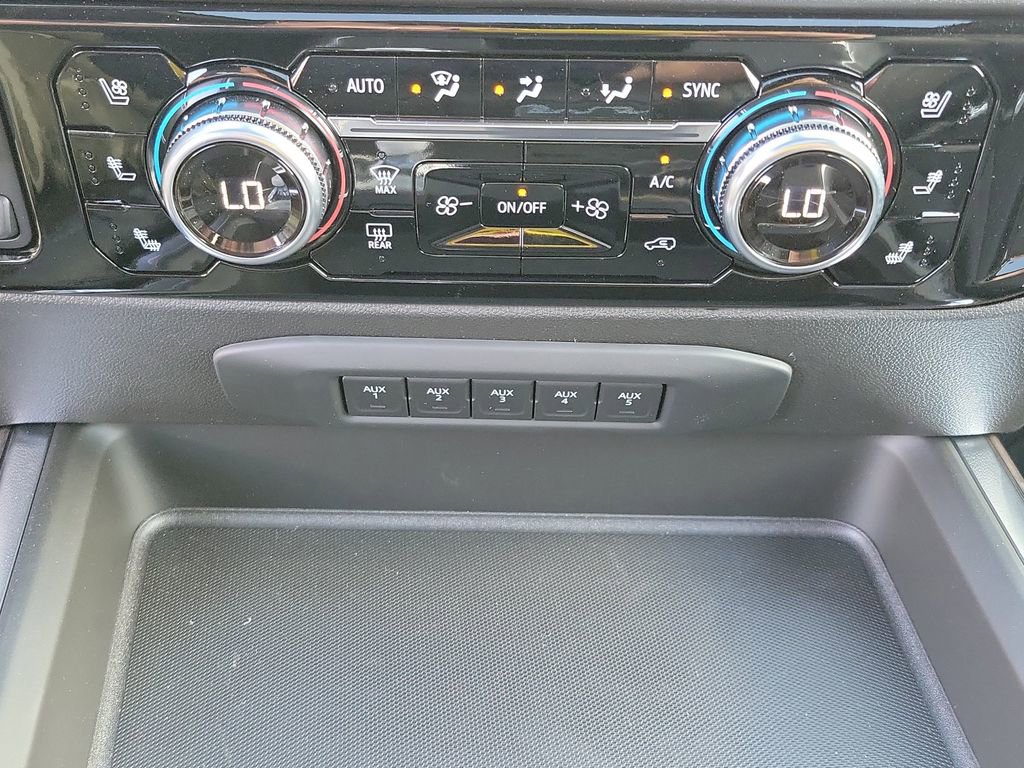 New 2025 GMC Sierra 3500 SLT w/ SLT Premium Package image 35