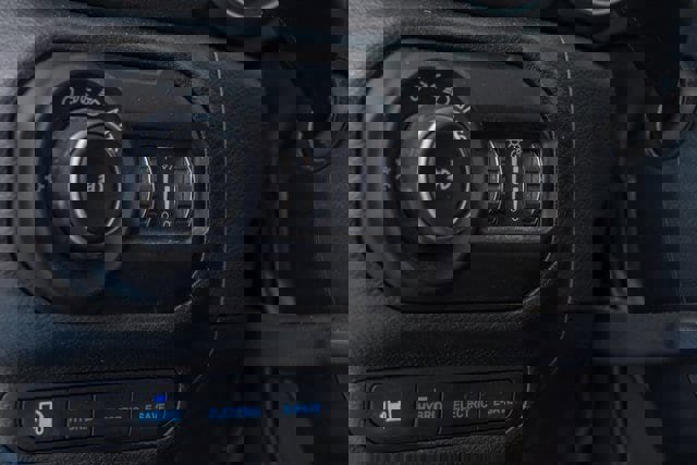 Used 2022 Jeep Wrangler Unlimited Sahara image 23