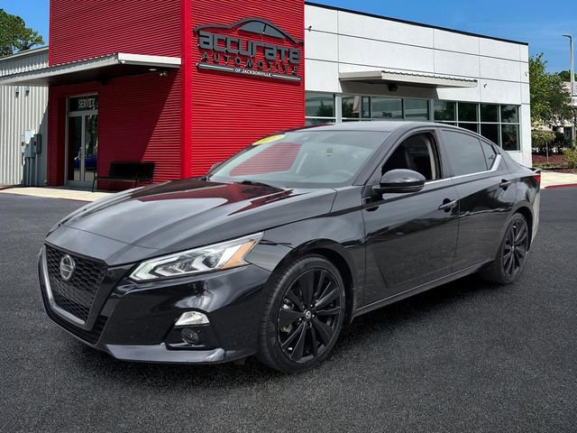 Used 2022 Nissan Altima 2.5 SR w/ Midnight Edition Package FWD image 1