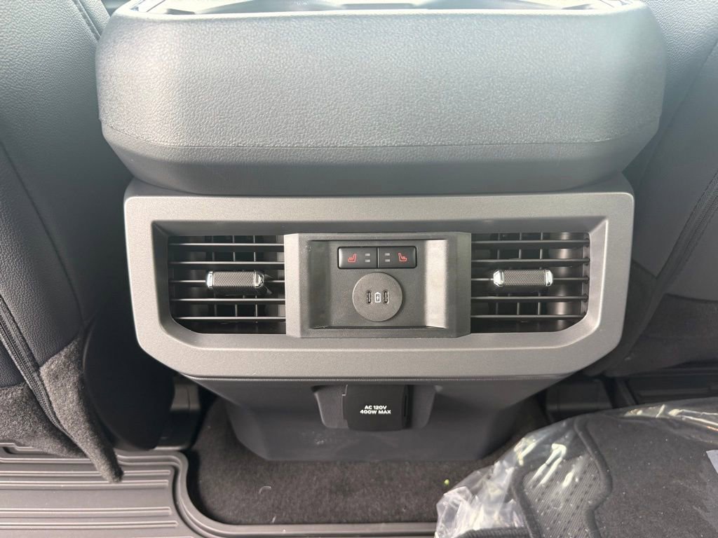 New 2026 Ford F250 Lariat w/ Black Appearance Package image 16