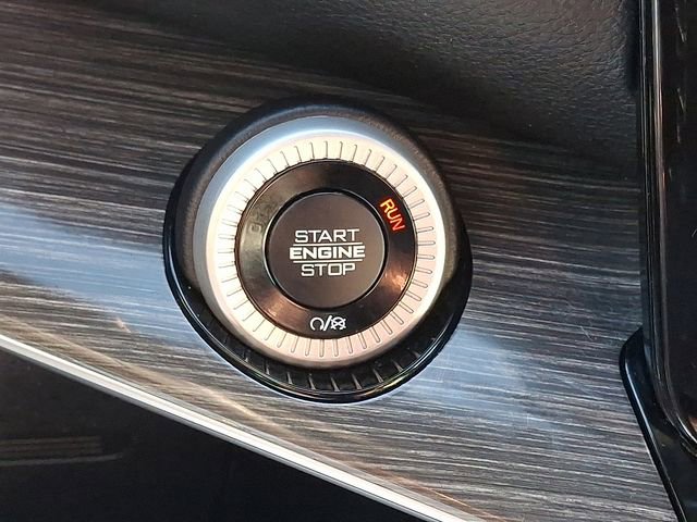 Used 2022 Jeep Wagoneer Series III w/ Flexible Seating Group image 24