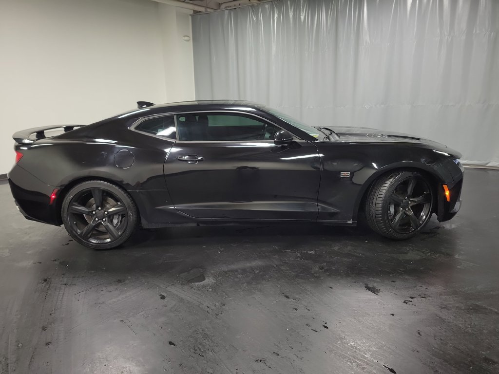 Used 2018 Chevrolet Camaro SS RWD image 10