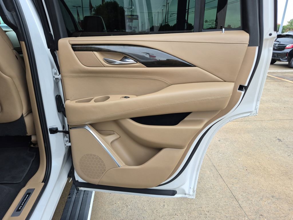 Used 2018 Cadillac Escalade Platinum image 53