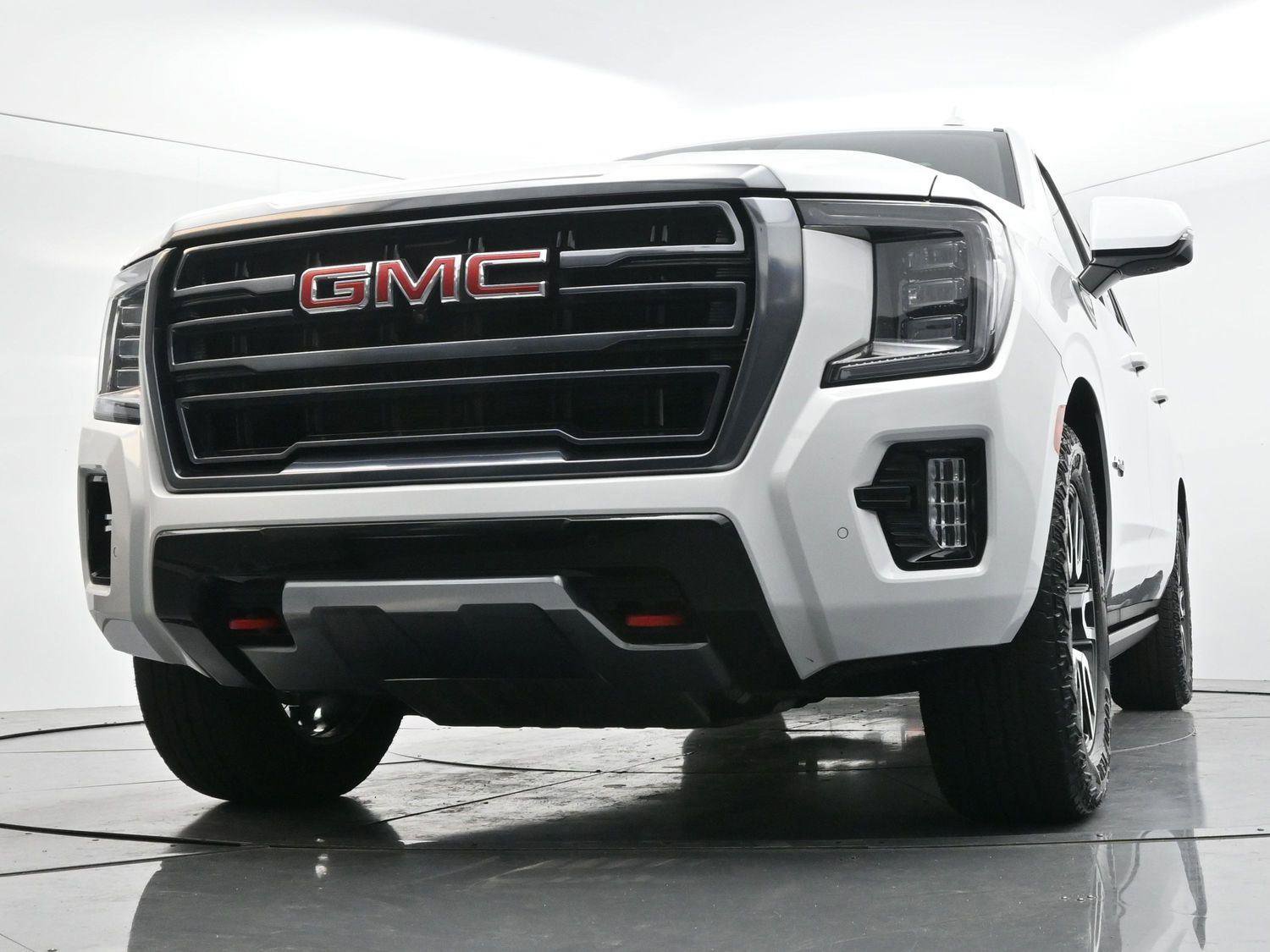 Used 2023 GMC Yukon XL AT4 w/ AT4 Premium Plus Package AWD/4WD image 53