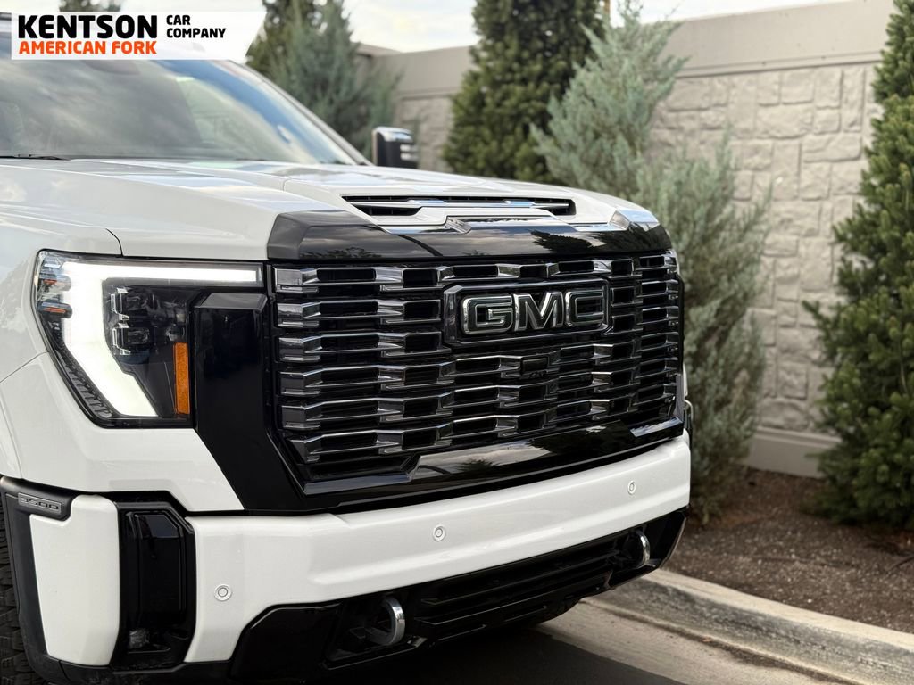 Used 2025 GMC Sierra 3500 Denali Ultimate AWD/4WD image 14