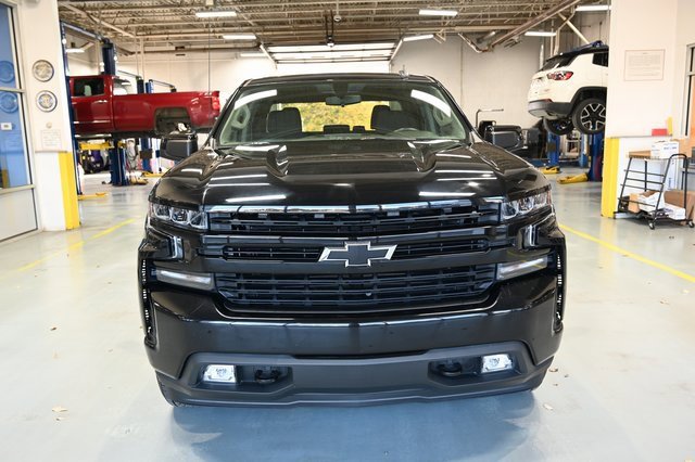 Used 2021 Chevrolet Silverado 1500 RST image 2