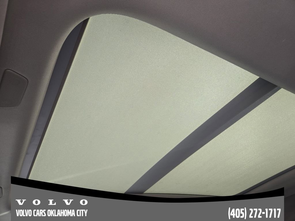 Certified 2025 Volvo XC90 B6 Plus image 24