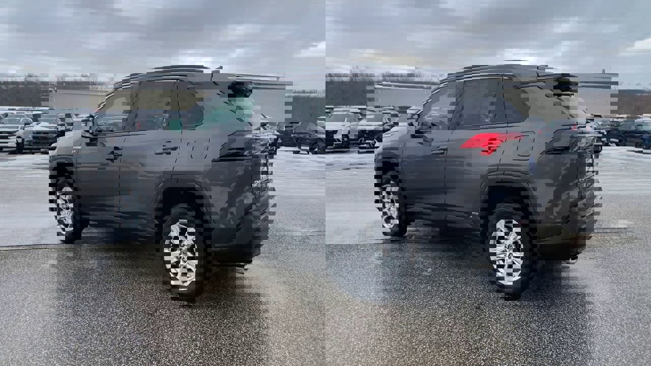 Used 2020 Toyota RAV4 XLE image 7
