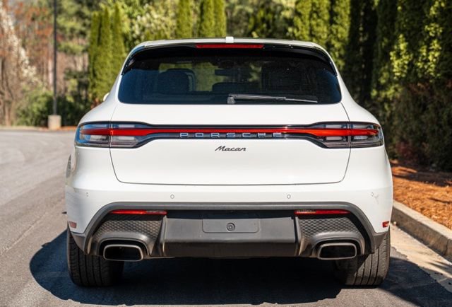 Used 2024 Porsche Macan T w/ Premium Plus Package image 18