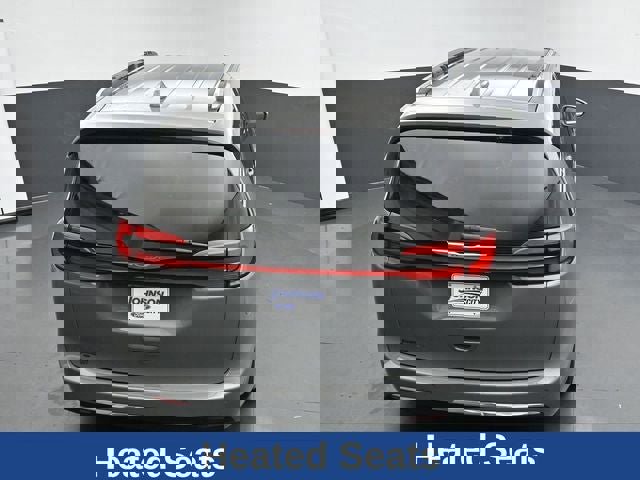 Used 2021 Chrysler Pacifica Touring-L image 25