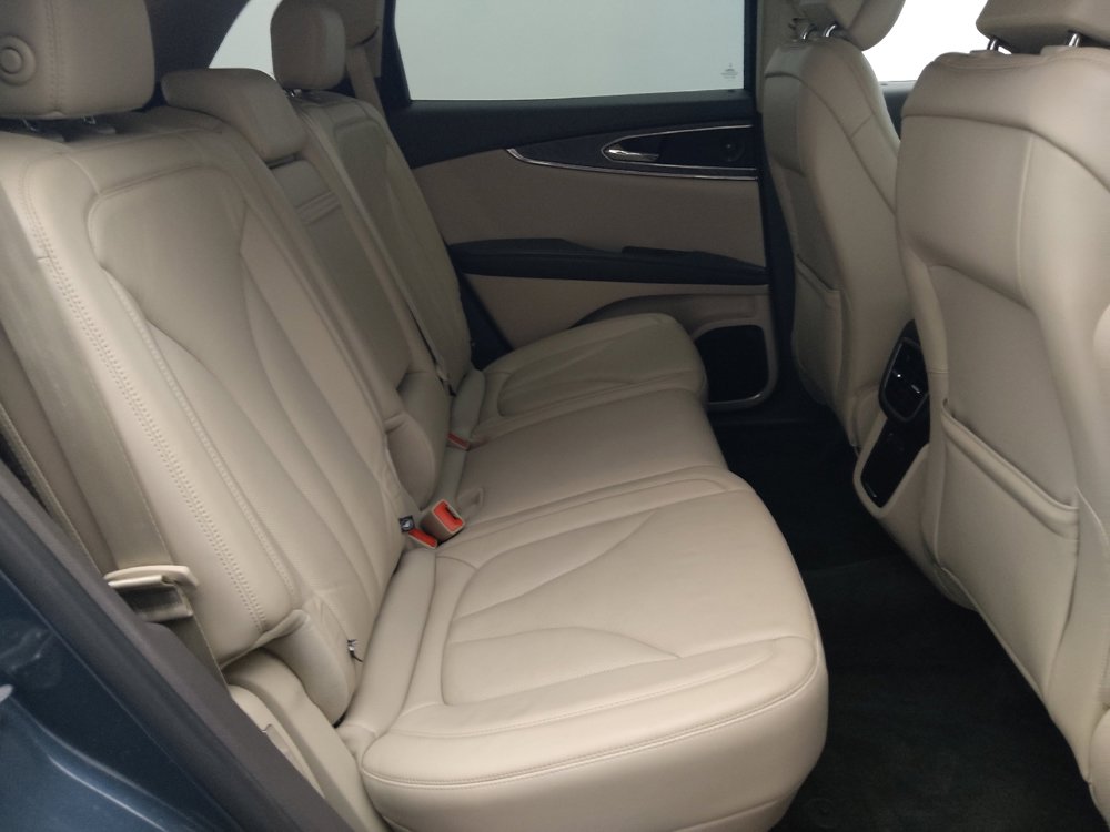 Used 2016 Lincoln MKX Reserve w/ Technology Package FWD image 19